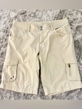 Columbia Women’s Cargo Shorts - Beige Casual Utility